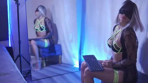 Coconutcatin online show from December 2025 08:17:01 PM