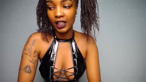 Snapshot of cocos_camera chatting on October 2025 09:08:02 AM Coco online show from October 2025 09:08:02 AM