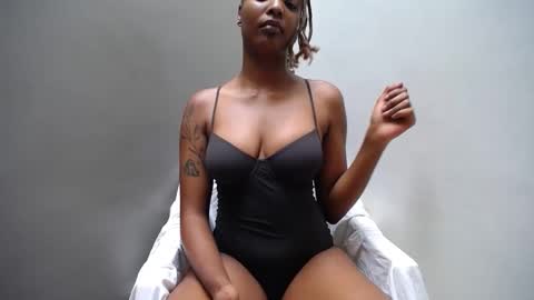 Snapshot of cocos_camera chatting on February 2026 11:00:01 AM Coco online show from February 2026 11:00:01 AM