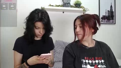 Phia And Luna online show from November 2025 04:23:01 AM