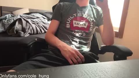 Snapshot of cole_hung chatting on July 2026 08:00:01 PM cole_hung online show from July 2026 08:00:01 PM