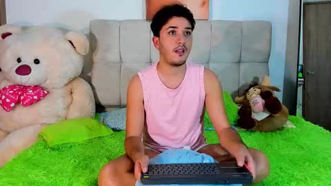 javier online show from December 2025 03:47:02 AM