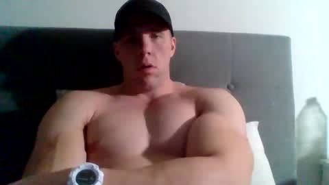 Snapshot of college_muscle chatting on January 2025 01:12:02 PM foreverxshredded online show from January 2025 01:12:02 PM