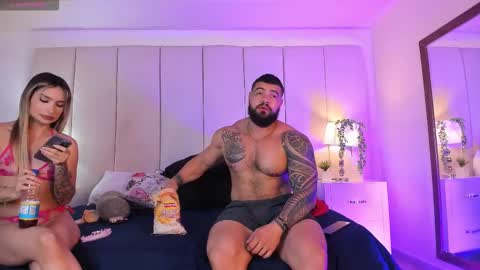 college_muscle_ass online show from November 2025 10:10:02 PM