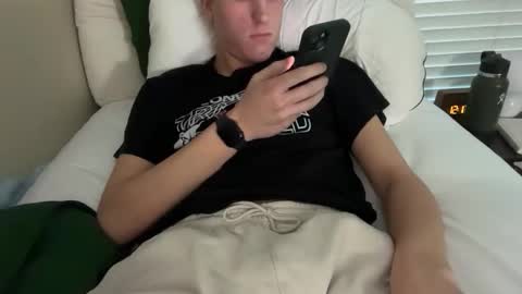 collegetwinky6769 online show from January 2026 11:14:01 PM