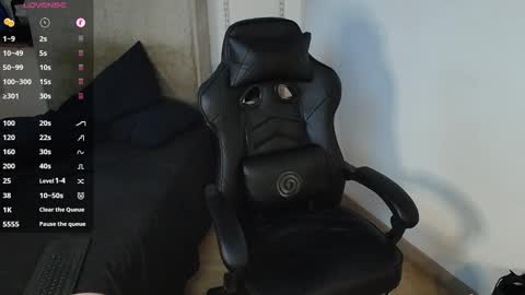 colombianmuscle8 online show from September 2025 10:20:01 PM