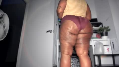 Snapshot of colorfullydark chatting on September 2025 06:17:02 AM Noni online show from September 2025 06:17:02 AM