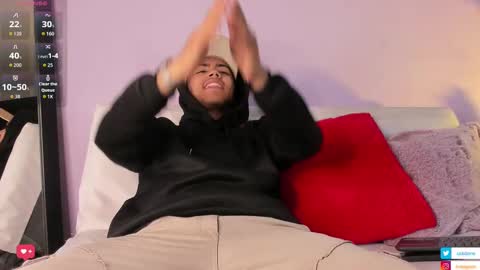 colstorw_ online show from October 2025 10:36:01 AM