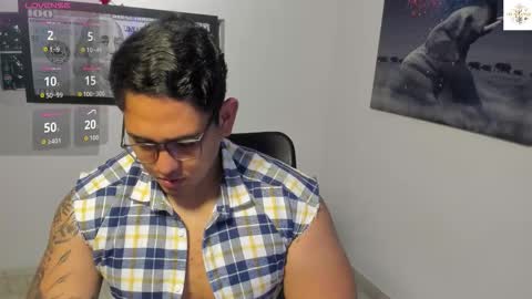 coltonmassif_ online show from November 2025 01:26:02 AM