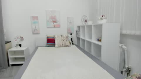 Snapshot of comely_camillla chatting on March 2026 04:07:02 AM Camilla online show from March 2026 04:07:02 AM