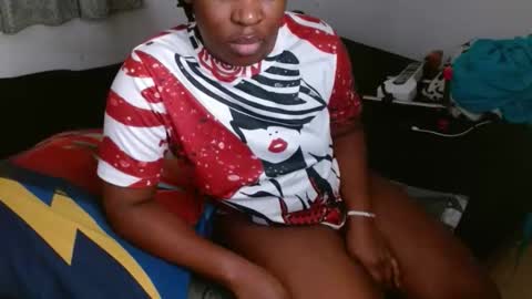 Snapshot of comicalcara chatting on November 2025 05:33:02 PM Cara online show from November 2025 05:33:02 PM