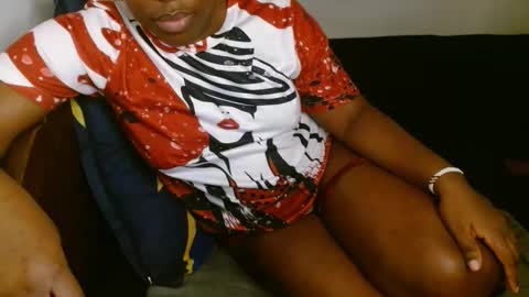 Snapshot of comicalcara chatting on November 2025 09:50:02 AM Cara online show from November 2025 09:50:02 AM