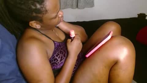 Snapshot of comicalcara chatting on November 2025 10:36:01 PM Cara online show from November 2025 10:36:01 PM