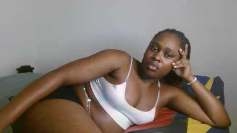 Snapshot of comicalcara chatting on December 2025 11:37:01 AM Cara online show from December 2025 11:37:01 AM