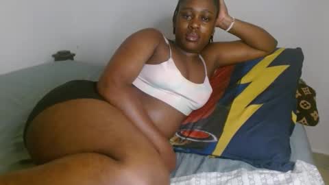 Snapshot of comicalcara chatting on December 2025 11:42:01 PM Cara online show from December 2025 11:42:01 PM