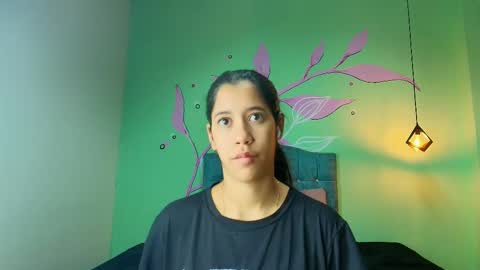 C O N N I E online show from November 2025 01:04:01 PM