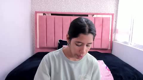 C O N N I E online show from December 2025 07:43:02 PM