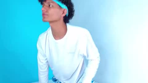 Connor online show from November 2025 10:43:01 PM