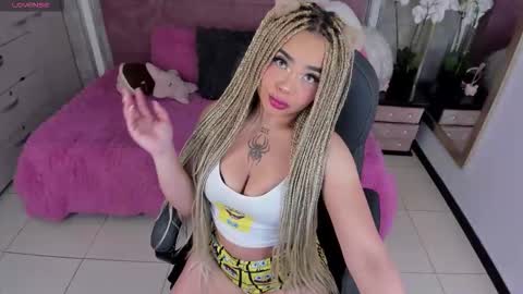 Conny online show from November 2025 01:15:02 PM