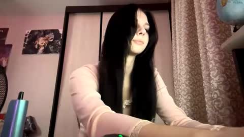 Snapshot of constancefeusier chatting on October 2025 06:20:01 PM Isabella online show from October 2025 06:20:01 PM