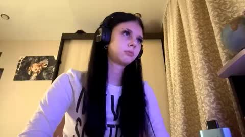 Snapshot of constancefeusier chatting on November 2025 06:07:02 PM Isabella online show from November 2025 06:07:02 PM