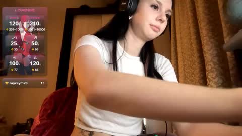 Snapshot of constancefeusier chatting on November 2025 06:10:01 PM Isabella online show from November 2025 06:10:01 PM