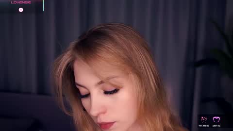 Hello im Sofia Welcme to my room .More hugs and kiss for you online show from October 2025 06:26:02 AM