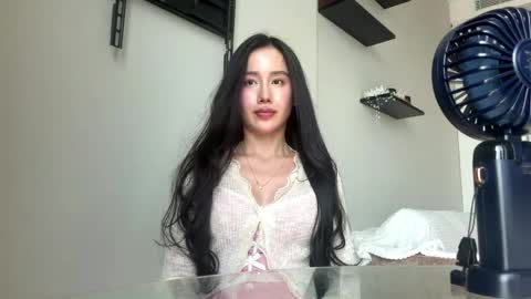 Mila online show from May 2026 01:28:01 PM