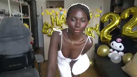 Snapshot of conymegan chatting on September 2025 01:00:01 PM Carola independent model online show from September 2025 01:00:01 PM