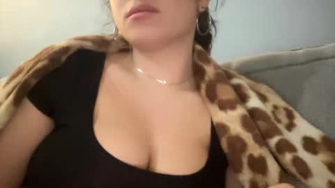 Snapshot of coolcat346 chatting on October 2025 01:06:02 AM coolcat346 online show from October 2025 01:06:02 AM