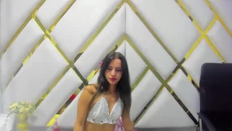 Snapshot of cooperemma_ chatting on December 2024 05:57:02 AM CooperEmma online show from December 2024 05:57:02 AM