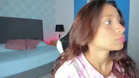 Snapshot of cora22_ chatting on September 2025 12:48:01 PM CORA online show from September 2025 12:48:01 PM