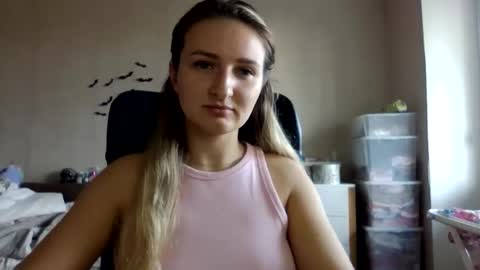 Snapshot of cora_fora chatting on October 2025 09:28:02 AM cora_fora online show from October 2025 09:28:02 AM