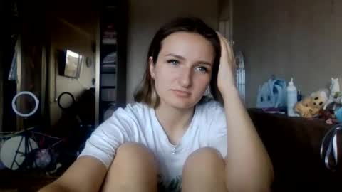 Snapshot of cora_fora chatting on April 2026 12:10:02 PM cora_fora online show from April 2026 12:10:02 PM