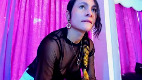 Snapshot of coral_gibson chatting on February 2025 12:33:02 PM Coral online show from February 2025 12:33:02 PM