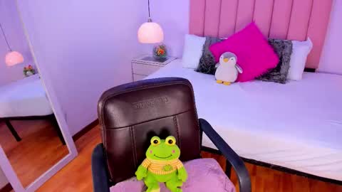 Snapshot of coral_jhoness chatting on November 2025 03:18:02 AM Carol Jhones online show from November 2025 03:18:02 AM