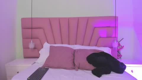 Snapshot of coral_jhoness chatting on December 2025 05:24:02 AM Carol Jhones online show from December 2025 05:24:02 AM