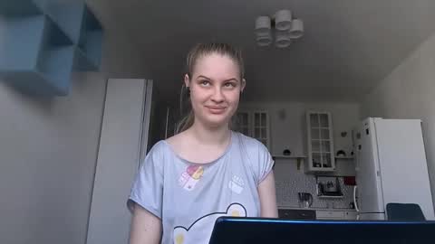 Snapshot of coraliehemmeter chatting on October 2025 10:16:02 AM Emma online show from October 2025 10:16:02 AM