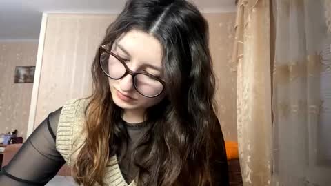 Elisheva online show from November 2025 01:55:01 PM