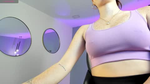 Corinne Russo online show from October 2025 05:38:01 AM