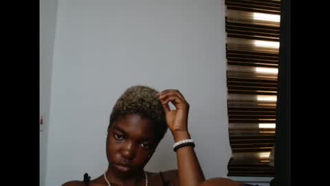 Snapshot of cornxcuntx chatting on October 2025 09:20:01 AM cornxcuntx online show from October 2025 09:20:01 AM