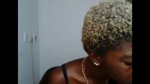 Snapshot of cornxcuntx chatting on October 2025 09:20:01 AM cornxcuntx online show from October 2025 09:20:01 AM