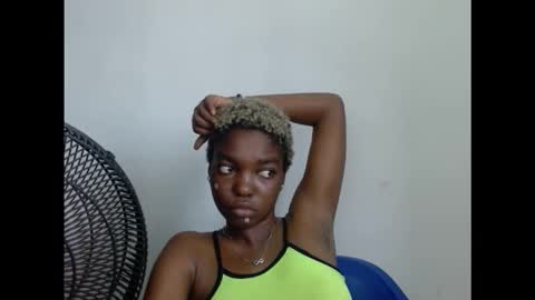 Snapshot of cornxcuntx chatting on October 2025 08:00:02 AM cornxcuntx online show from October 2025 08:00:02 AM