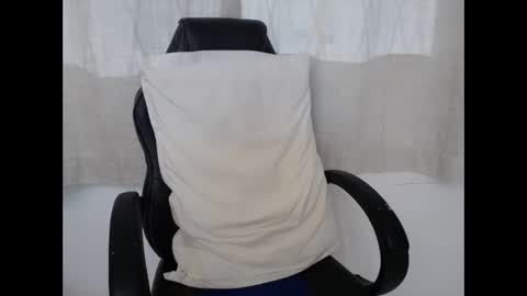 Snapshot of corolaxxl chatting on November 2025 03:26:02 AM corolaxxl online show from November 2025 03:26:02 AM