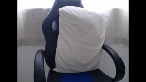 Snapshot of corolaxxl chatting on December 2025 04:34:01 PM corolaxxl online show from December 2025 04:34:01 PM