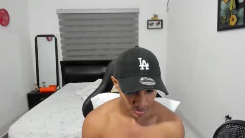 Ethan  online show from November 2025 11:39:02 PM