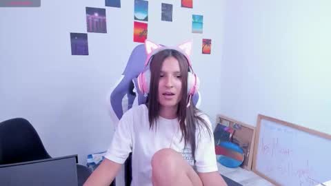 Lunita online show from February 2026 04:22:02 PM