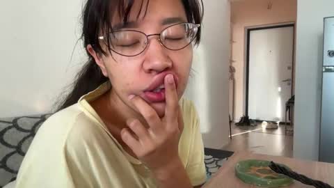 Snapshot of cosmo_pussy chatting on October 2025 11:10:01 AM Lina online show from October 2025 11:10:01 AM