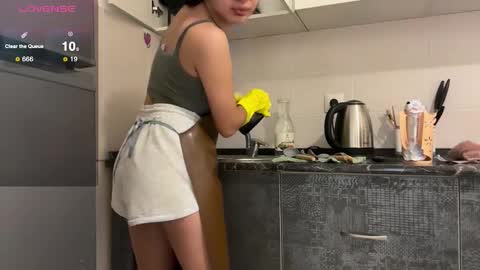 Snapshot of cosmo_pussy chatting on December 2025 02:25:02 PM Lina online show from December 2025 02:25:02 PM