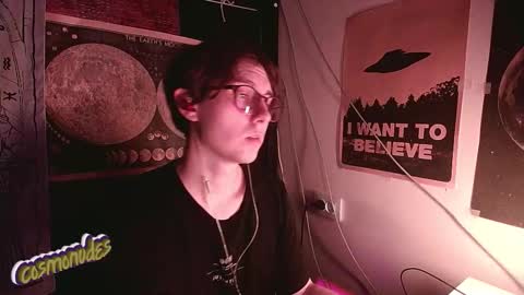 Snapshot of cosmonudes chatting on October 2025 03:16:01 PM Barry online show from October 2025 03:16:01 PM